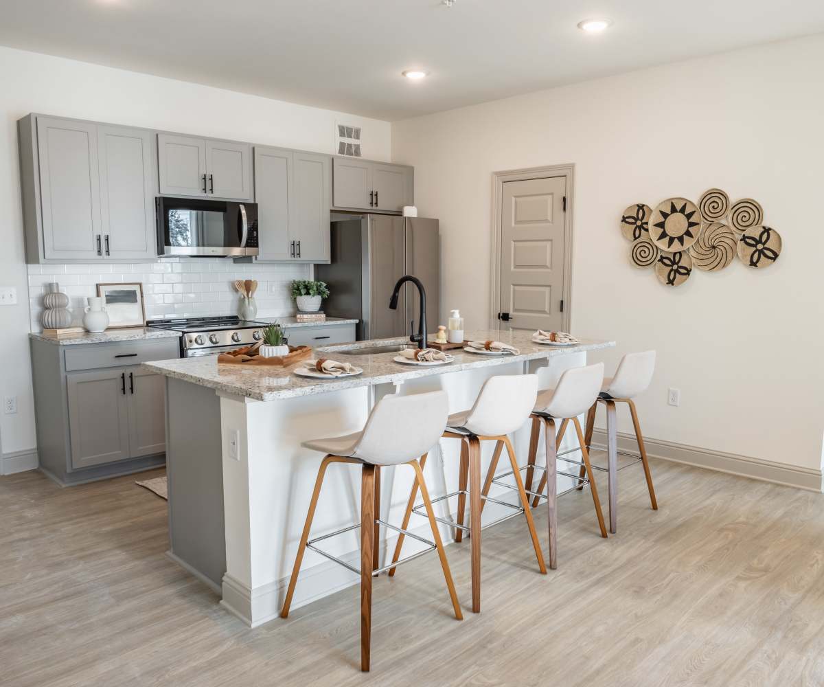 Stylish Dining Area at The Waters at Freeport in Freeport, Florida