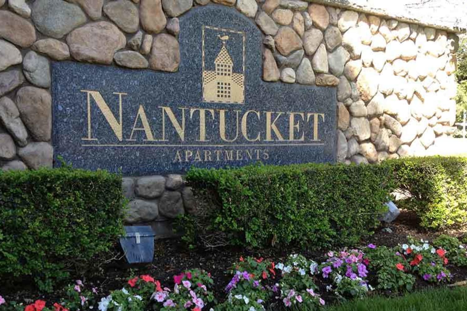 Monument sign at Nantucket Apartments in Santa Clara, California