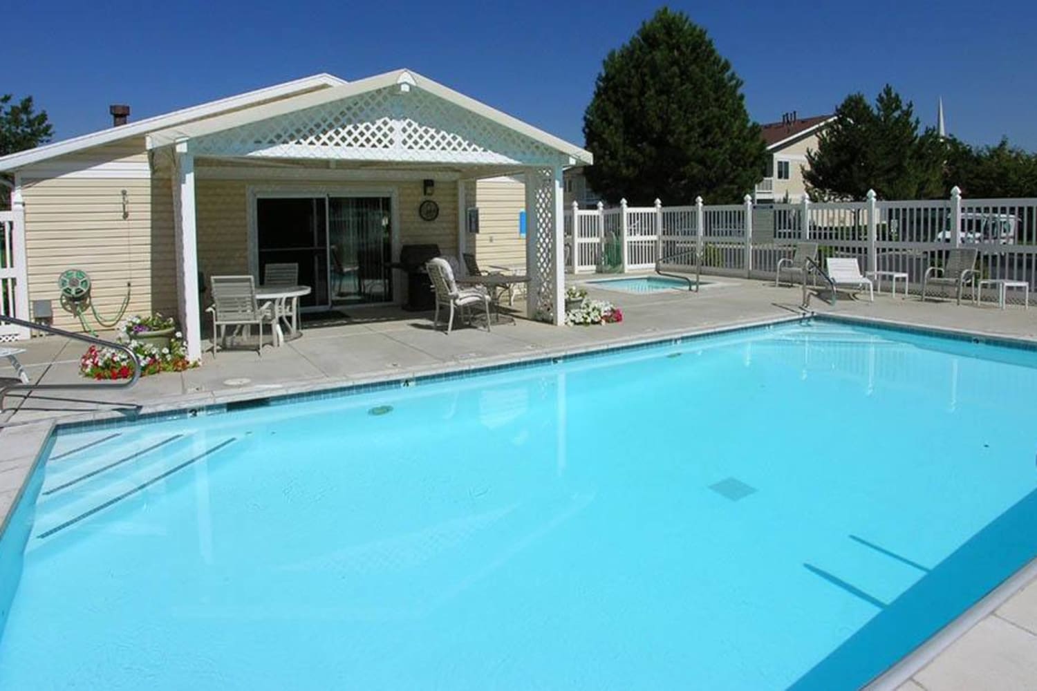 Salt Lake City, UT Apartments Lakeside Village Apartments