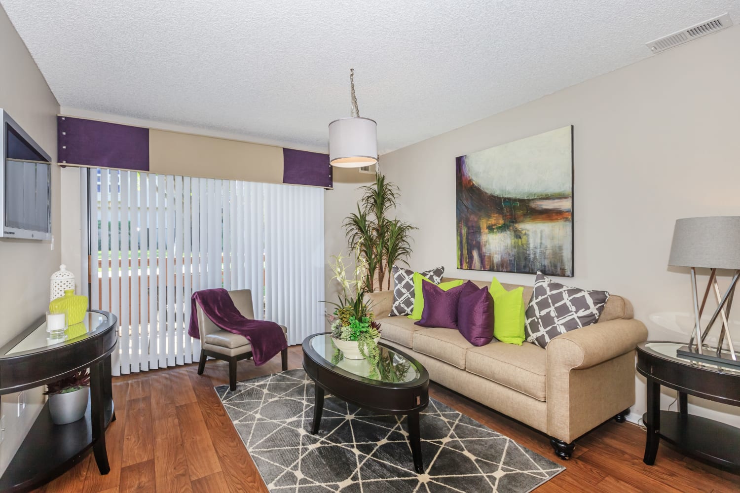 Spacious floor plans at Parcwood Apartments in Corona, California