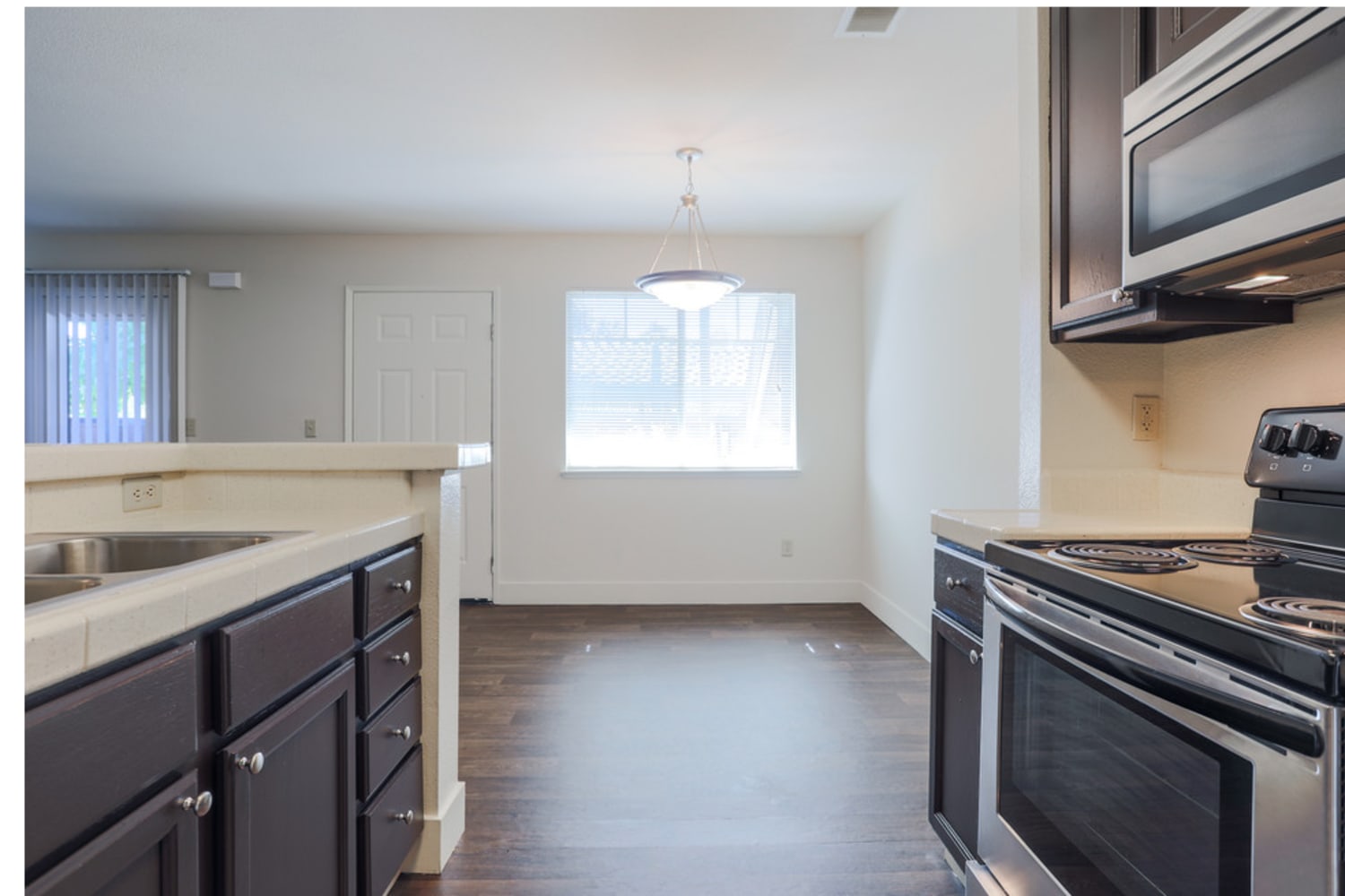 Photos of La Vina Apartments in Livermore, California