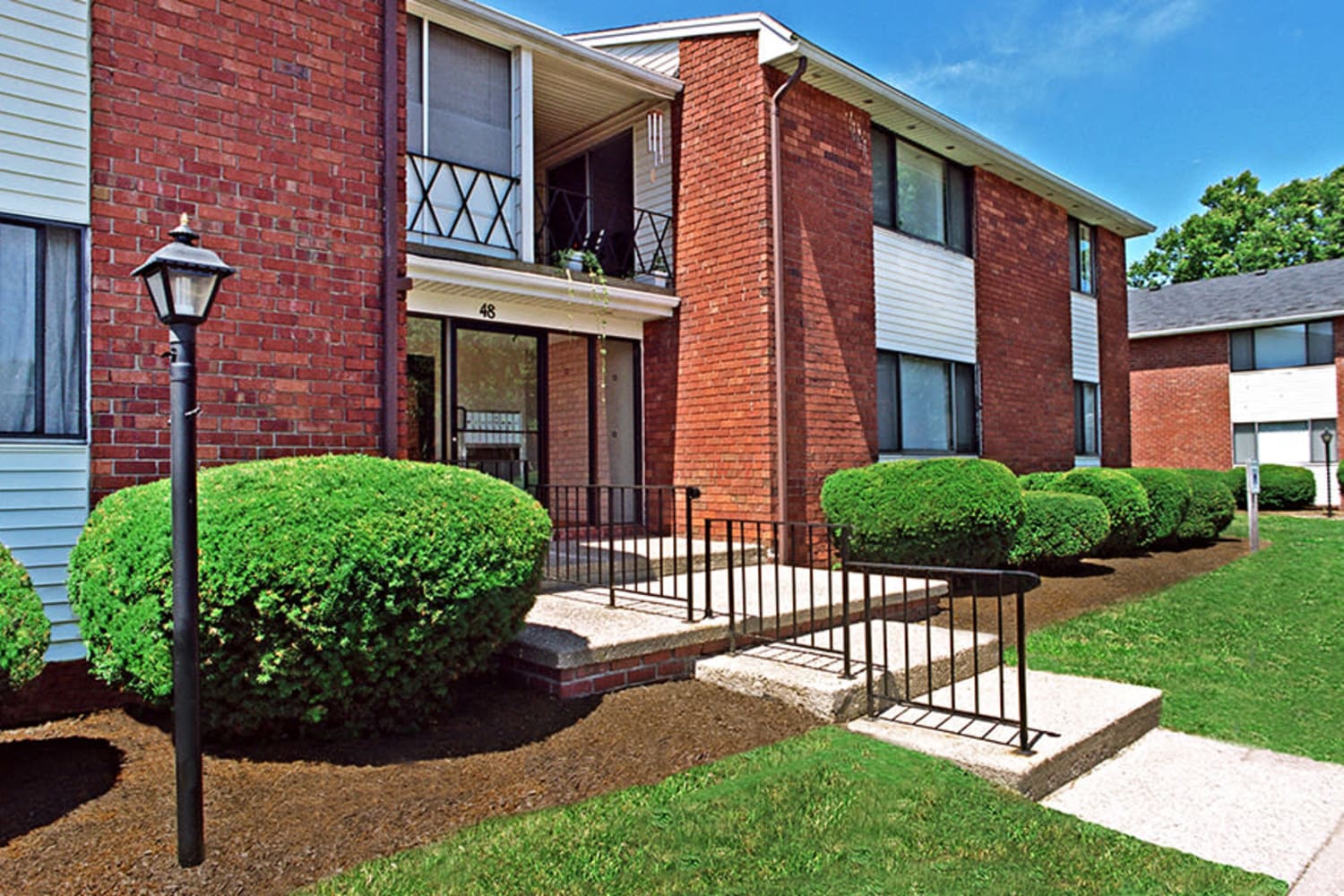 Rochester NY Apartments in Irondequoit King #39 s Court Manor Apartments