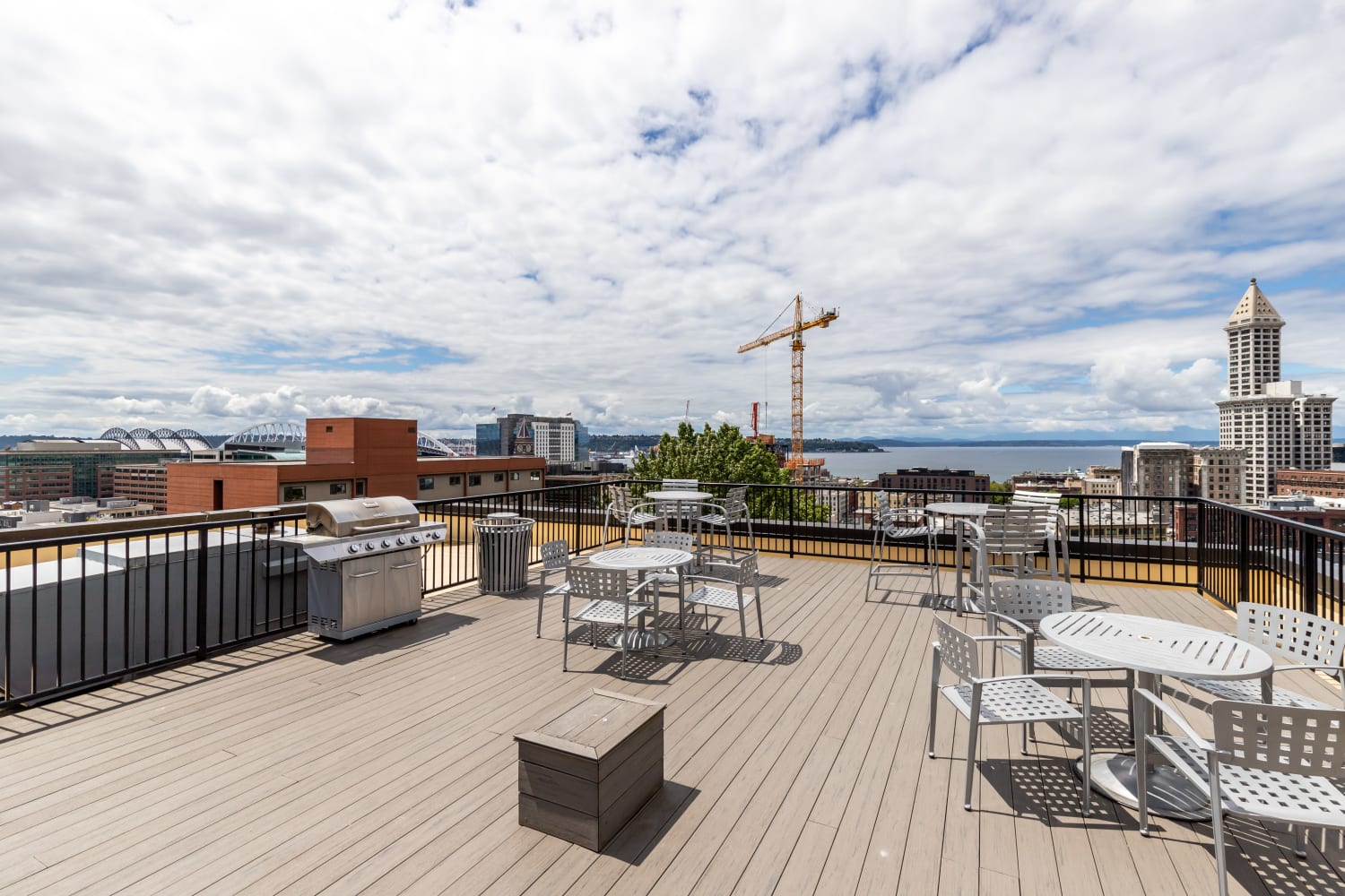 rooftop patio at Metropolitan Park Apartments in Seattle, Washington