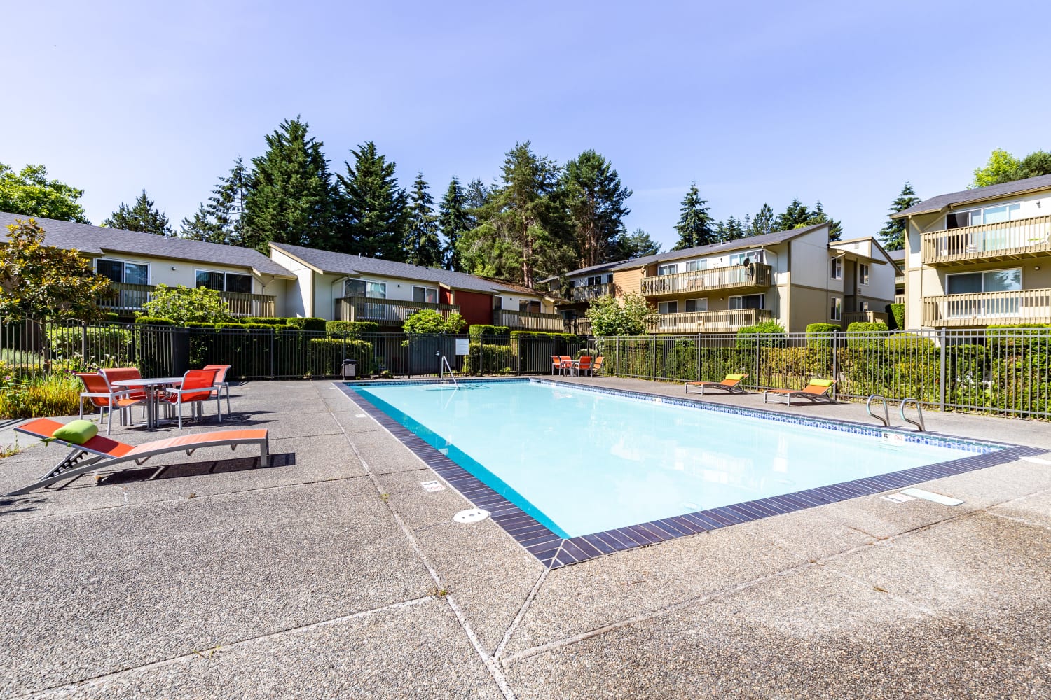 Enjoy our Luxury Apartments Swimming Pool at Edgewood Park Apartments