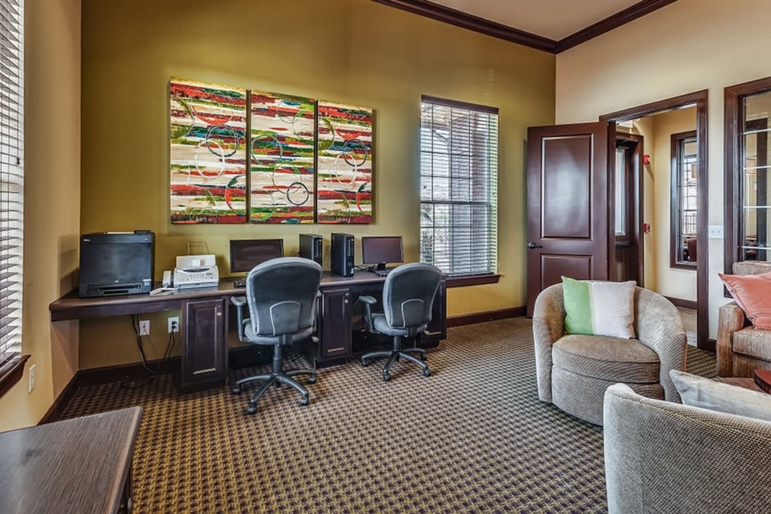 Business center at Chateau Mirage Apartment Homes in Lafayette, Louisiana