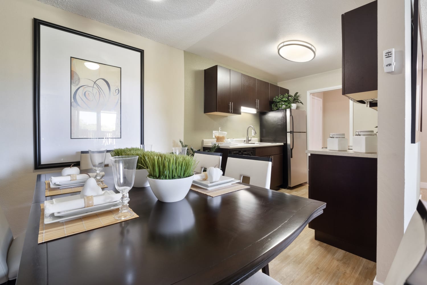 Open dining area at Harbor Cove Apartments in Foster City, California