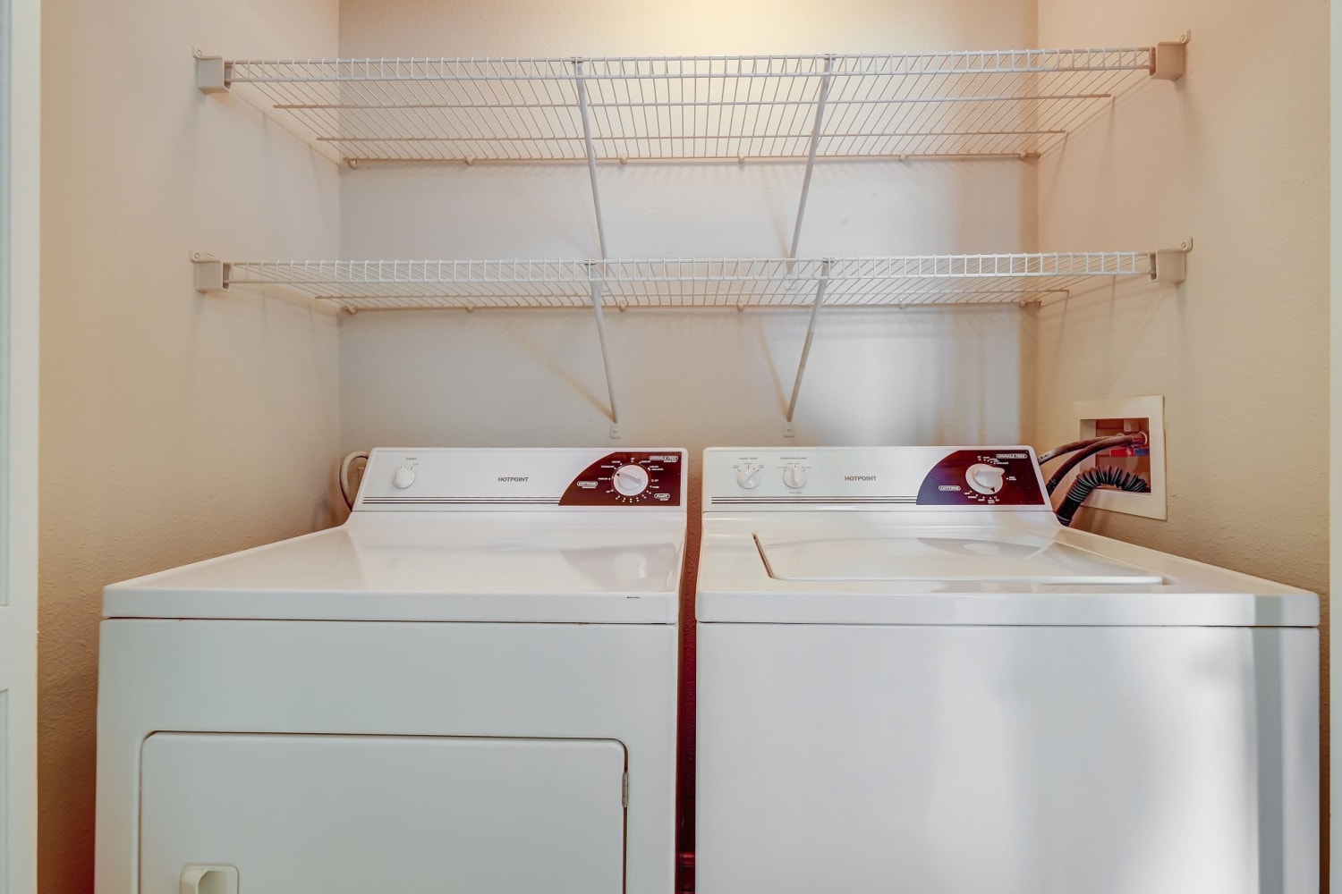 Washer and dryer at Chateau Des Lions Apartment Homes