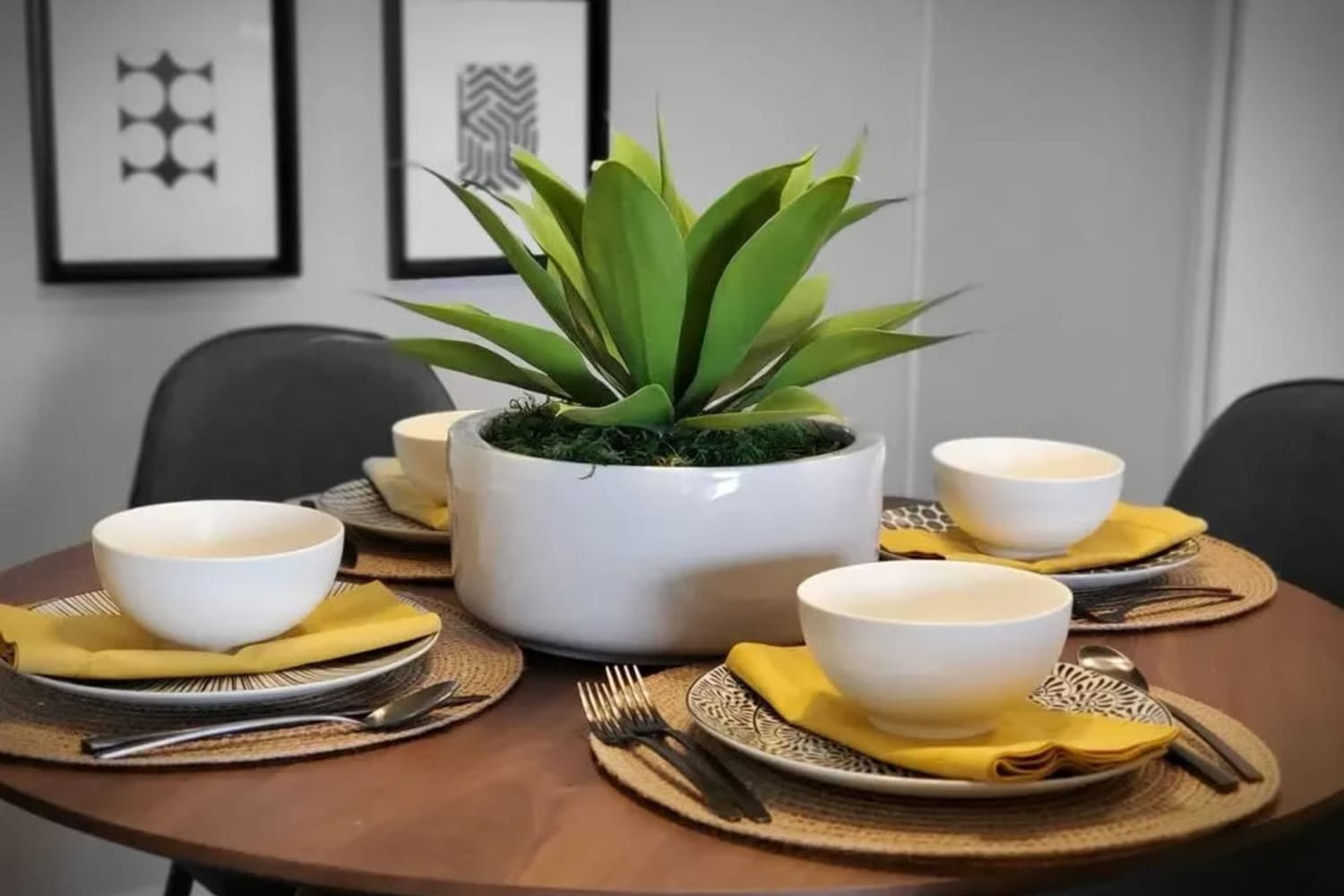 Dining table at Oak Grove Apartments in Houston, Texas