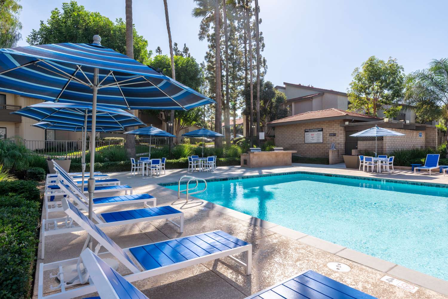 Giant swimming pool at Parcwood Apartments in Corona, California