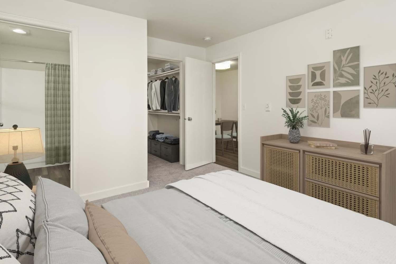 Spacious rooms with walk-in closets at Stonemeadow Farms in Bothell, Washington