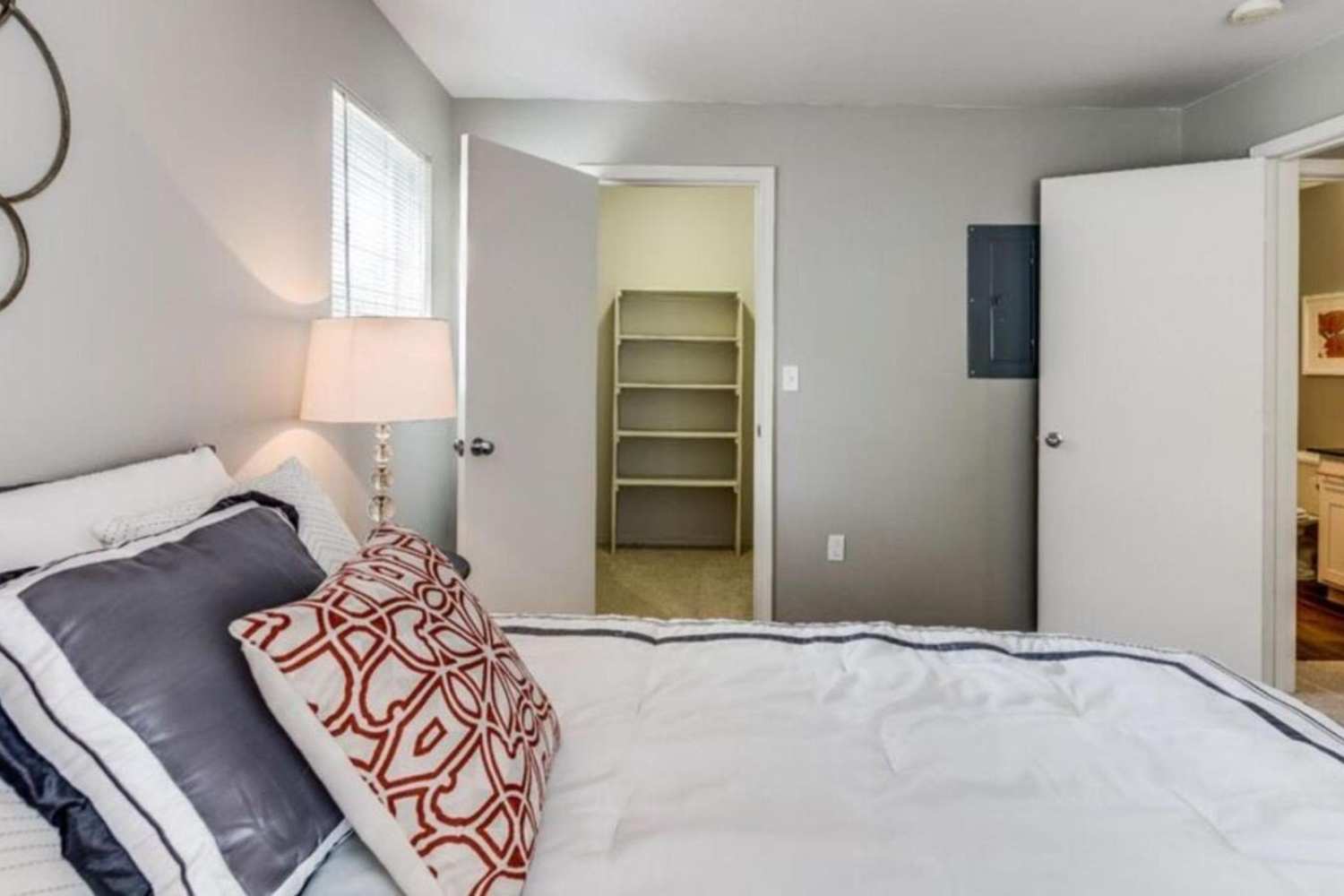 Spacious bedrooms at Stonemeadow Farms in Bothell, Washington