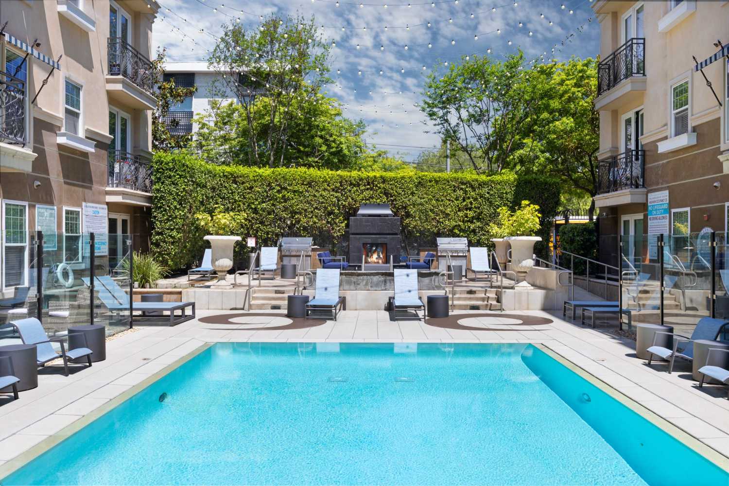 Take a dip in our luxurious zero-edge pool at La Belle at Hollywood Tower in Los Angeles, California