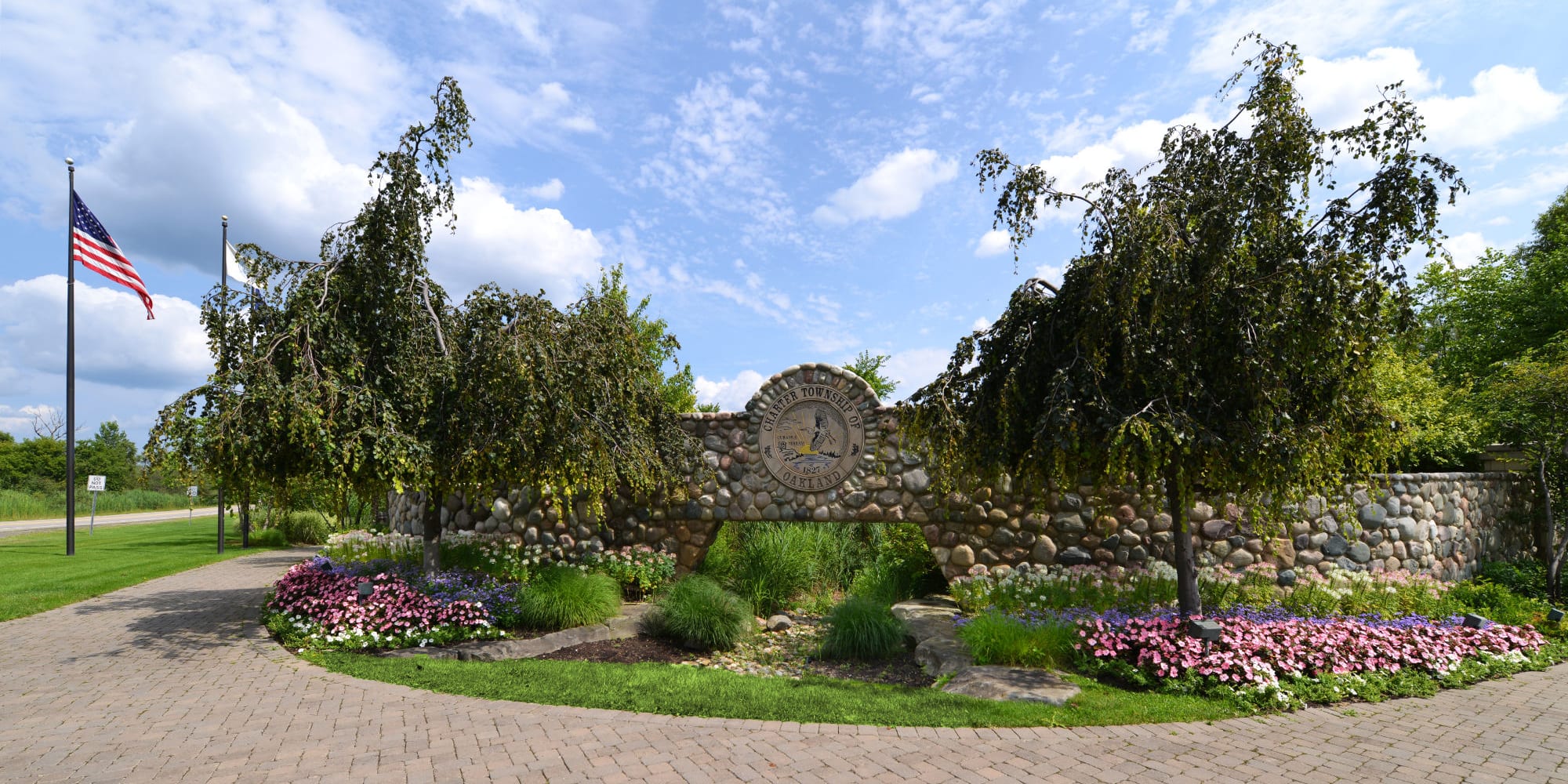 Shopping entrance near Blossom Ridge in Oakland Charter Township, Michigan