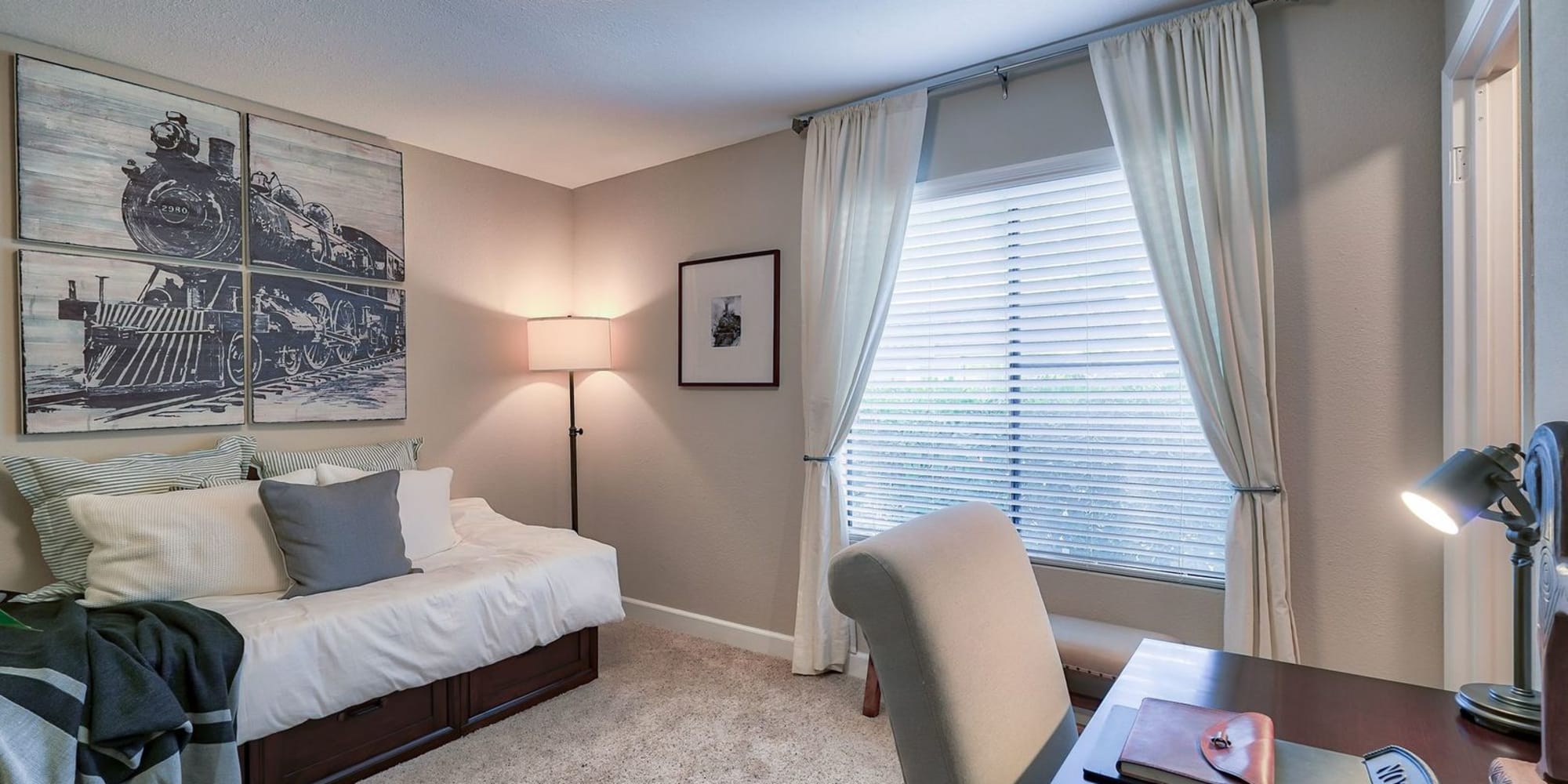 living spaces at The Pointe Apartments in Fairfield, California