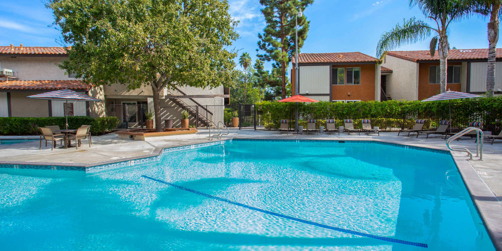 Sparkling swimming pool at Sofi Thousand Oaks in Thousand Oaks, California