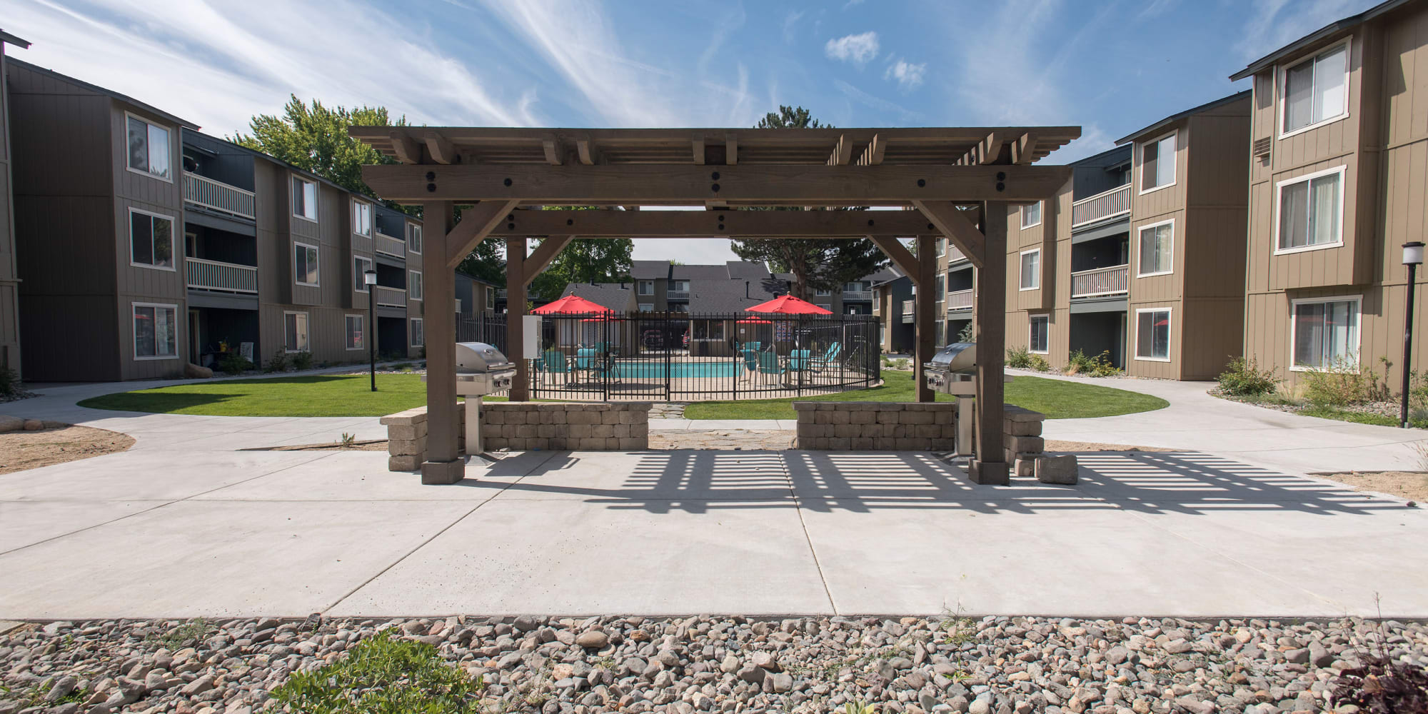 Courtyard with pergola at Keyway Apartments in Sparks, Nevada