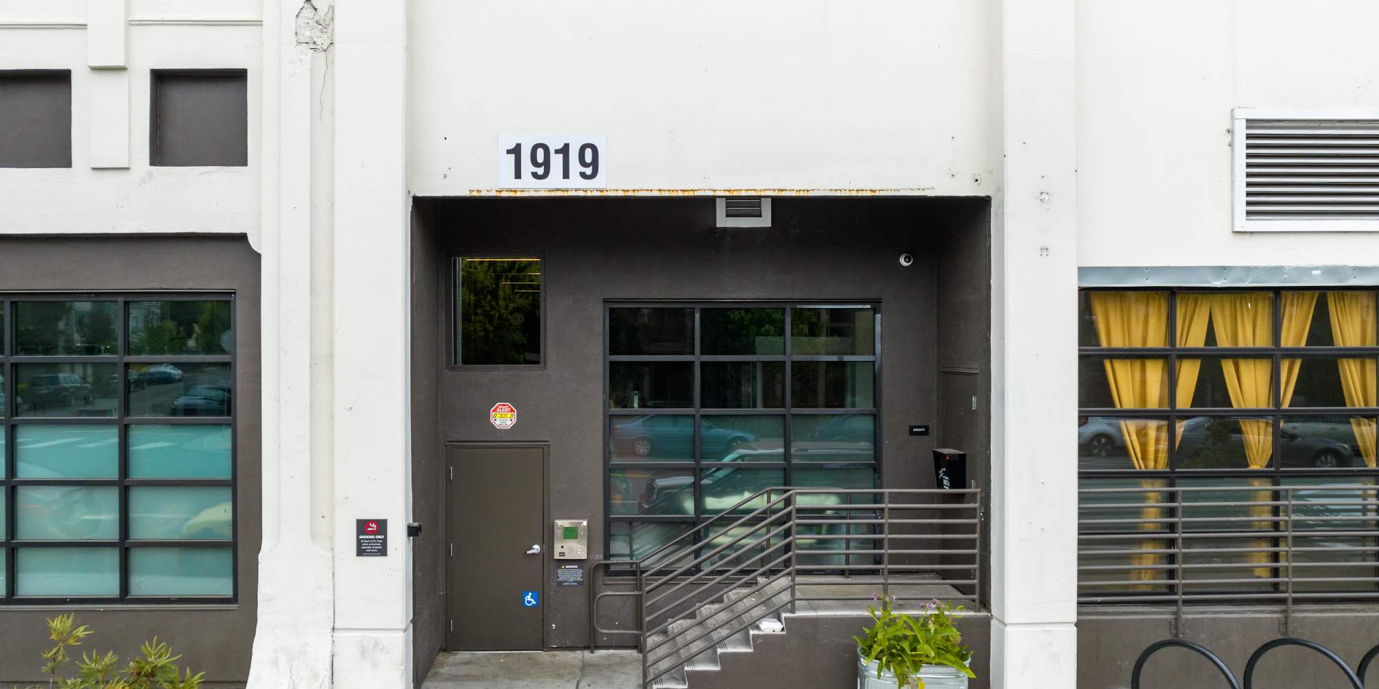 Entrance to the building at 1919 Market Street in Oakland, California