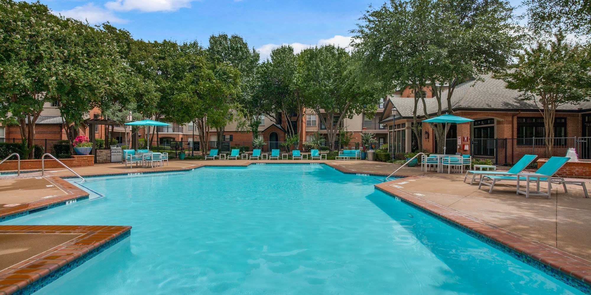 resort-style pool at Arboretum Estates in Richardson, Texas