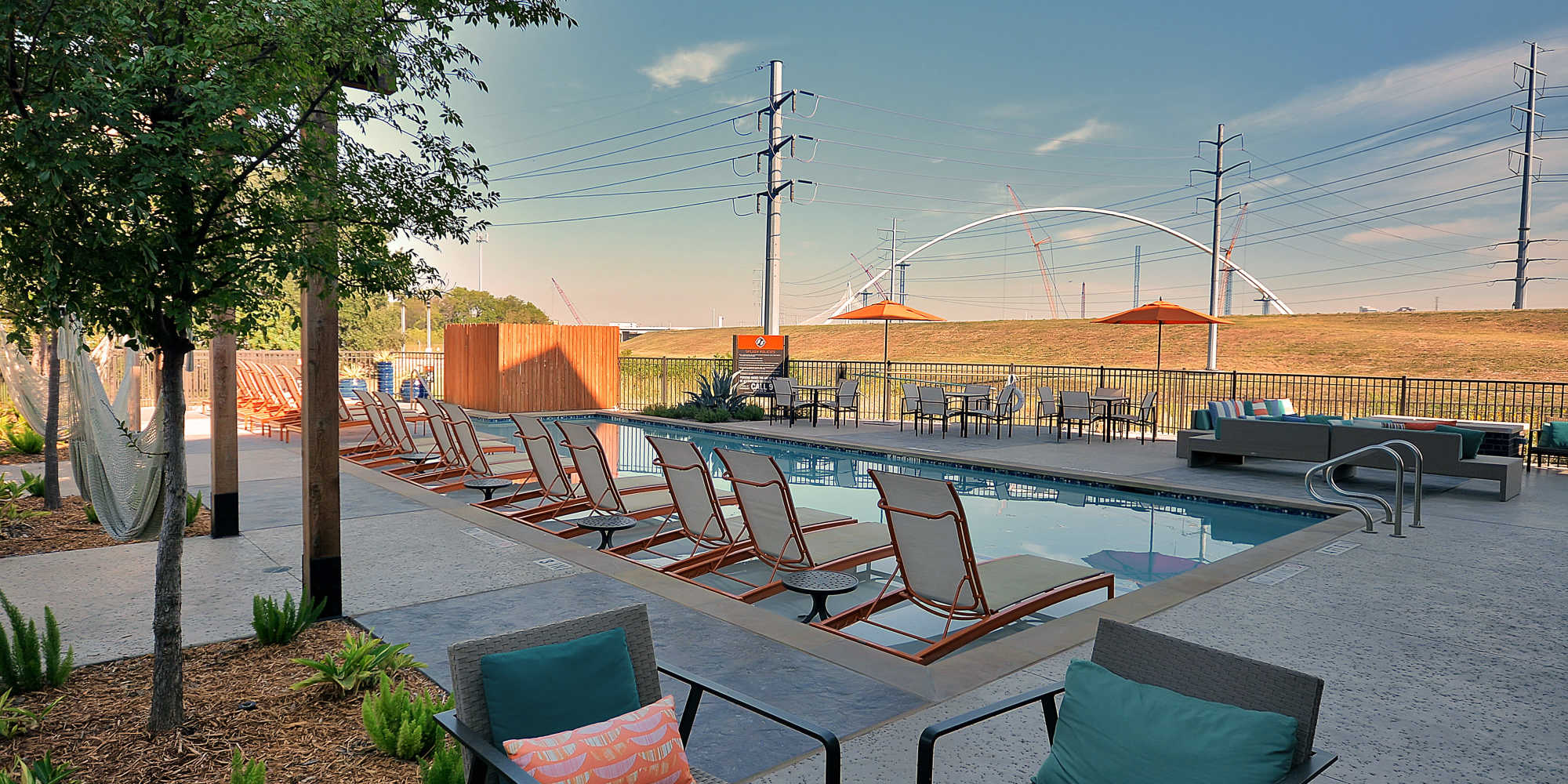 Oaks Trinity apartments in Dallas, Texas