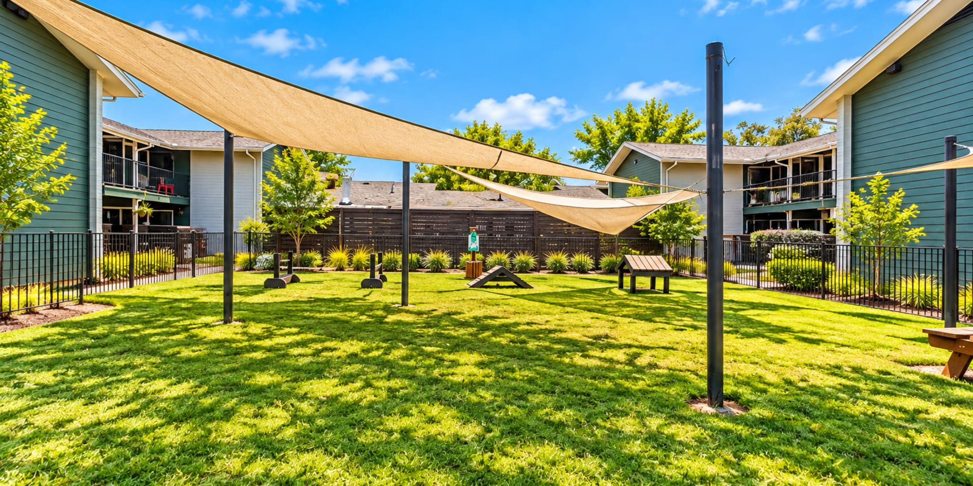 courtyard Tribecca Pointe Apartments apartments in Hurst, Texas