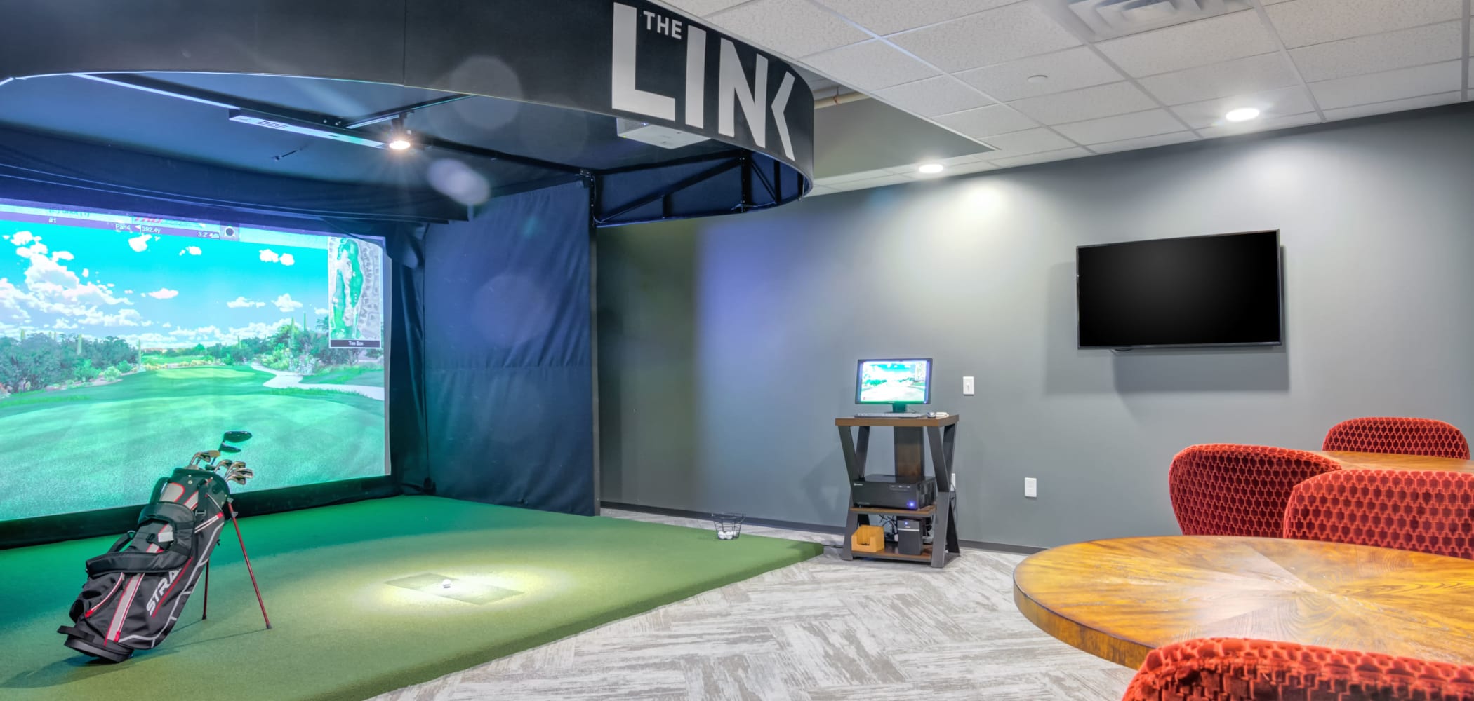 Indoor golf simulation at The Link Minneapolis in Minneapolis, Minnesota
