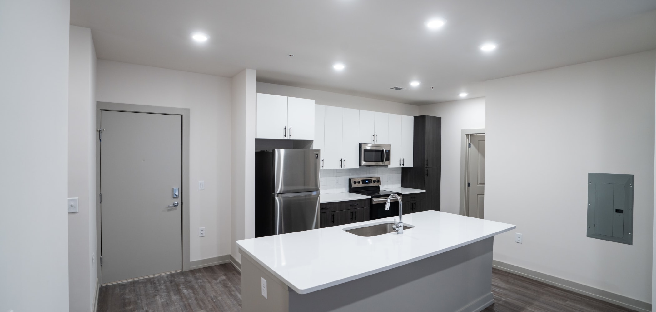Modern Kitchen at The Jolly Roger |Student Apartments in Greenville, North Carolina