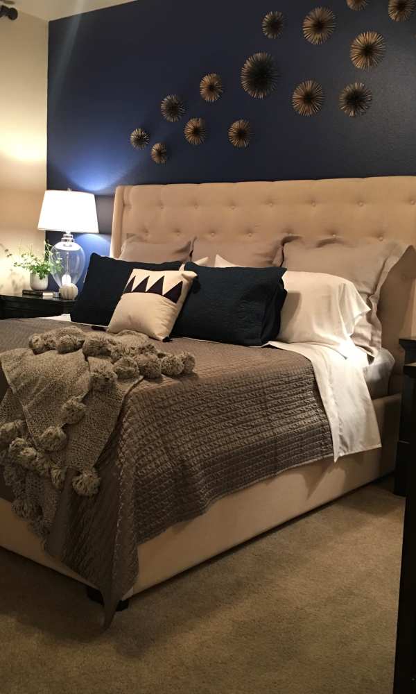 Cozy bedroom at The Abbey at Grande Oaks in San Antonio, Texas