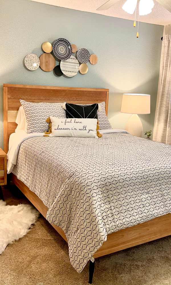 Modern bedrooms at The Abbey at Briargrove Park in Houston, Texas