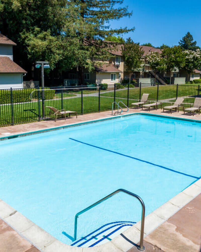 Swimming pool at Creekside Park Apartments in Napa, California