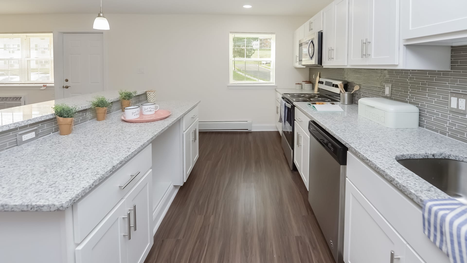 Photos of Kingswood Apartments & Townhomes in King of Prussia, PA