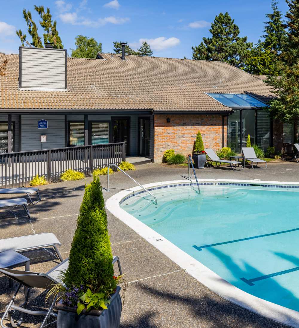 Swimming Pool area at Ansley Murrayhill in Tigard, Oregon