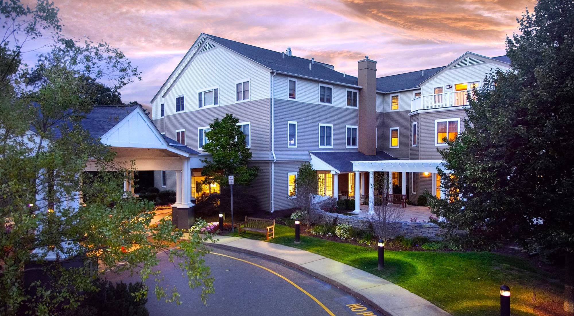 Senior living at Maplewood at Orange in Orange, Connecticut