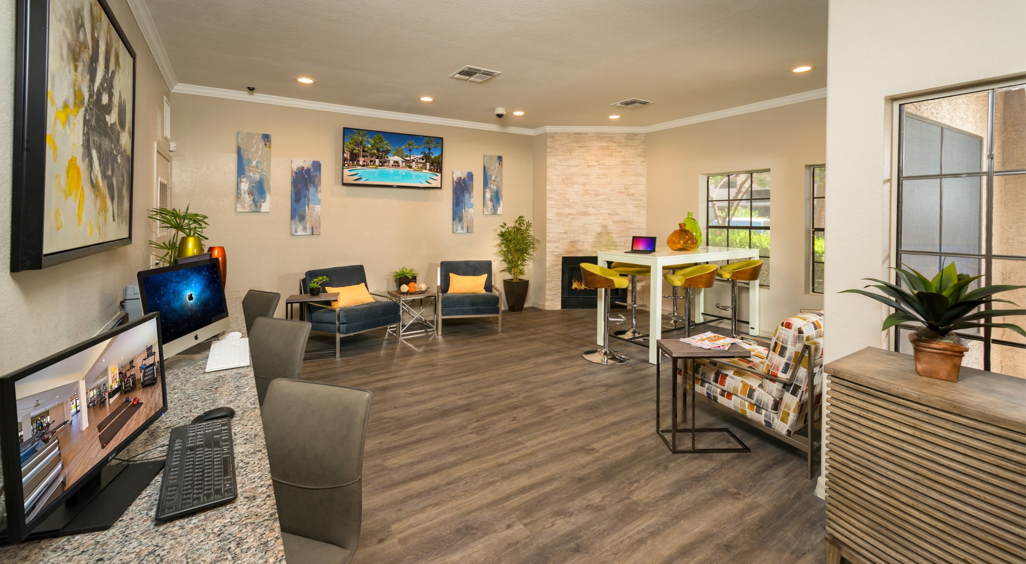 Cyber Lounge at The Palisades in Paradise Valley 
