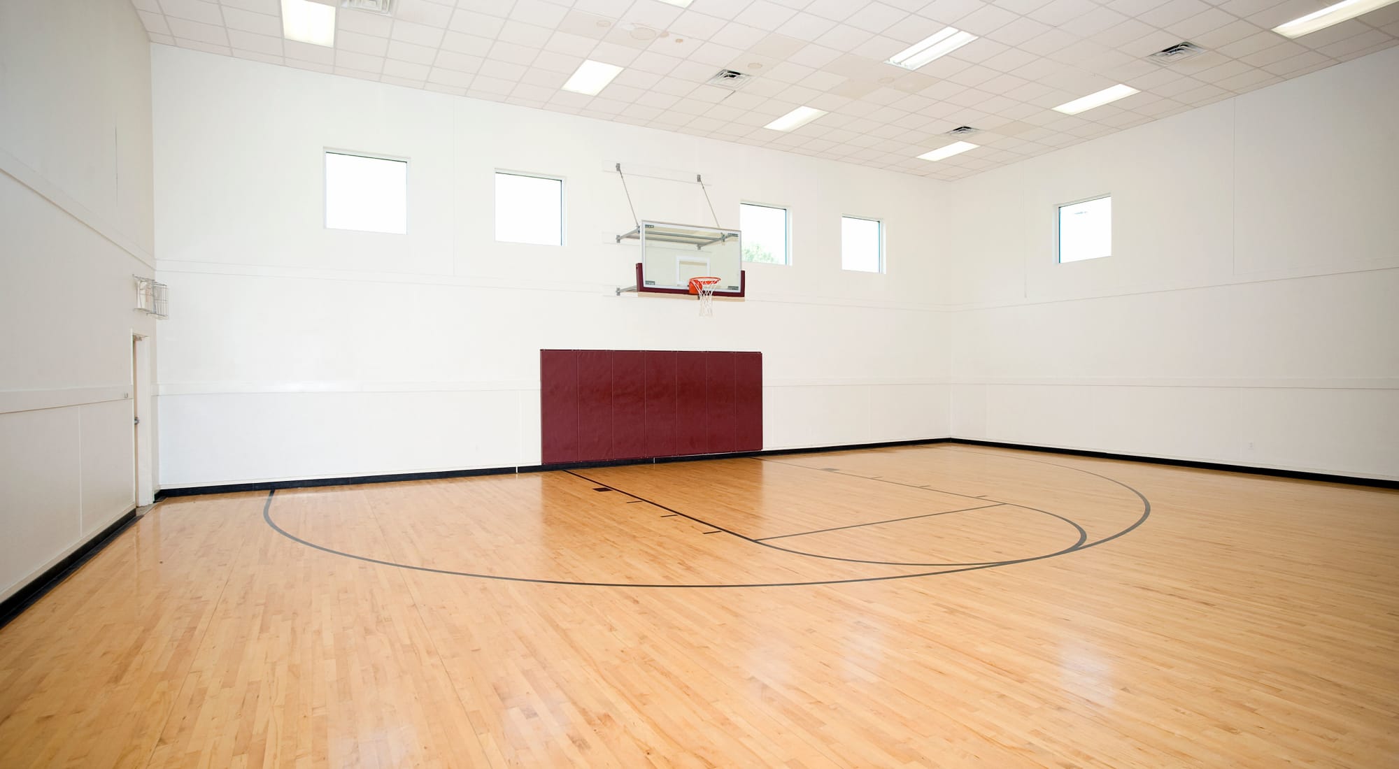 Indoor basketball court at the Lakeview at Parkside 