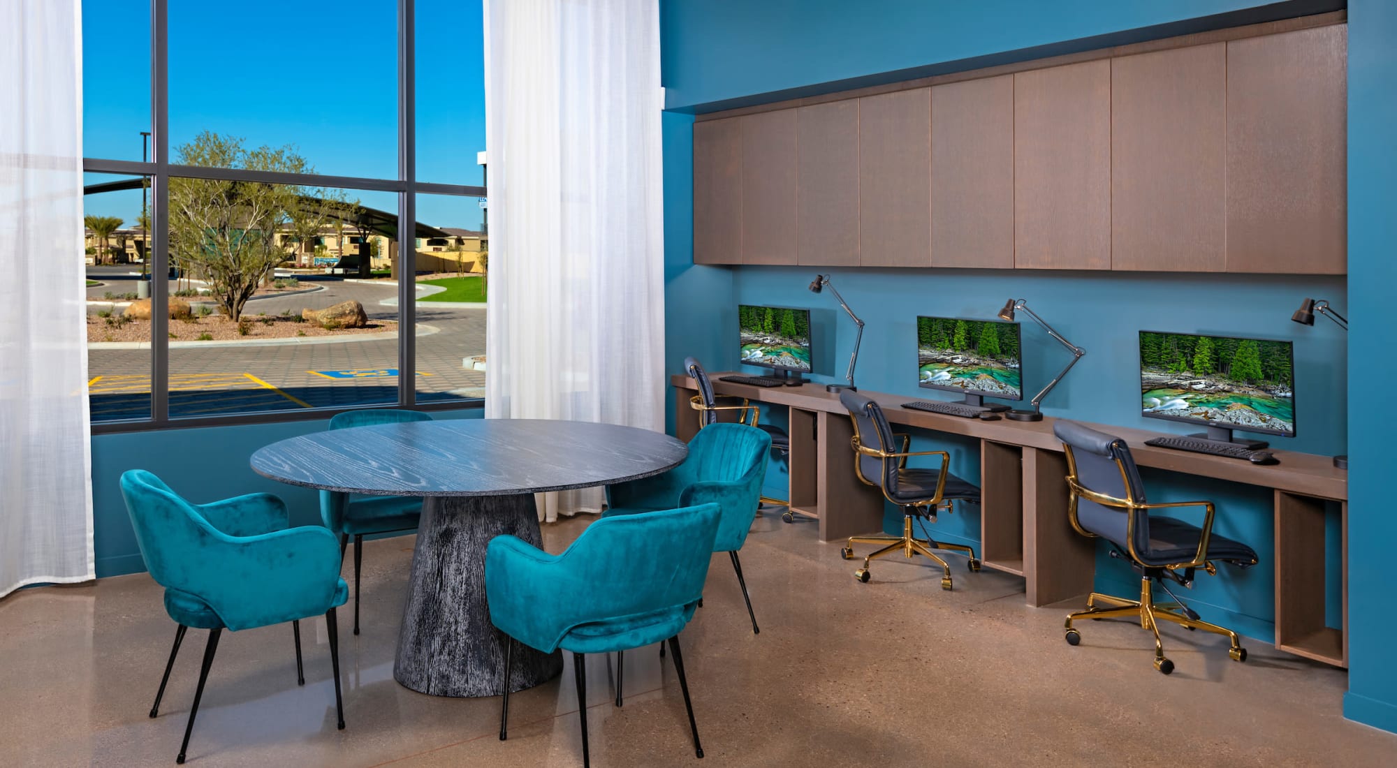 Cyber Lounge and Business Center at Sky at Chandler Airpark