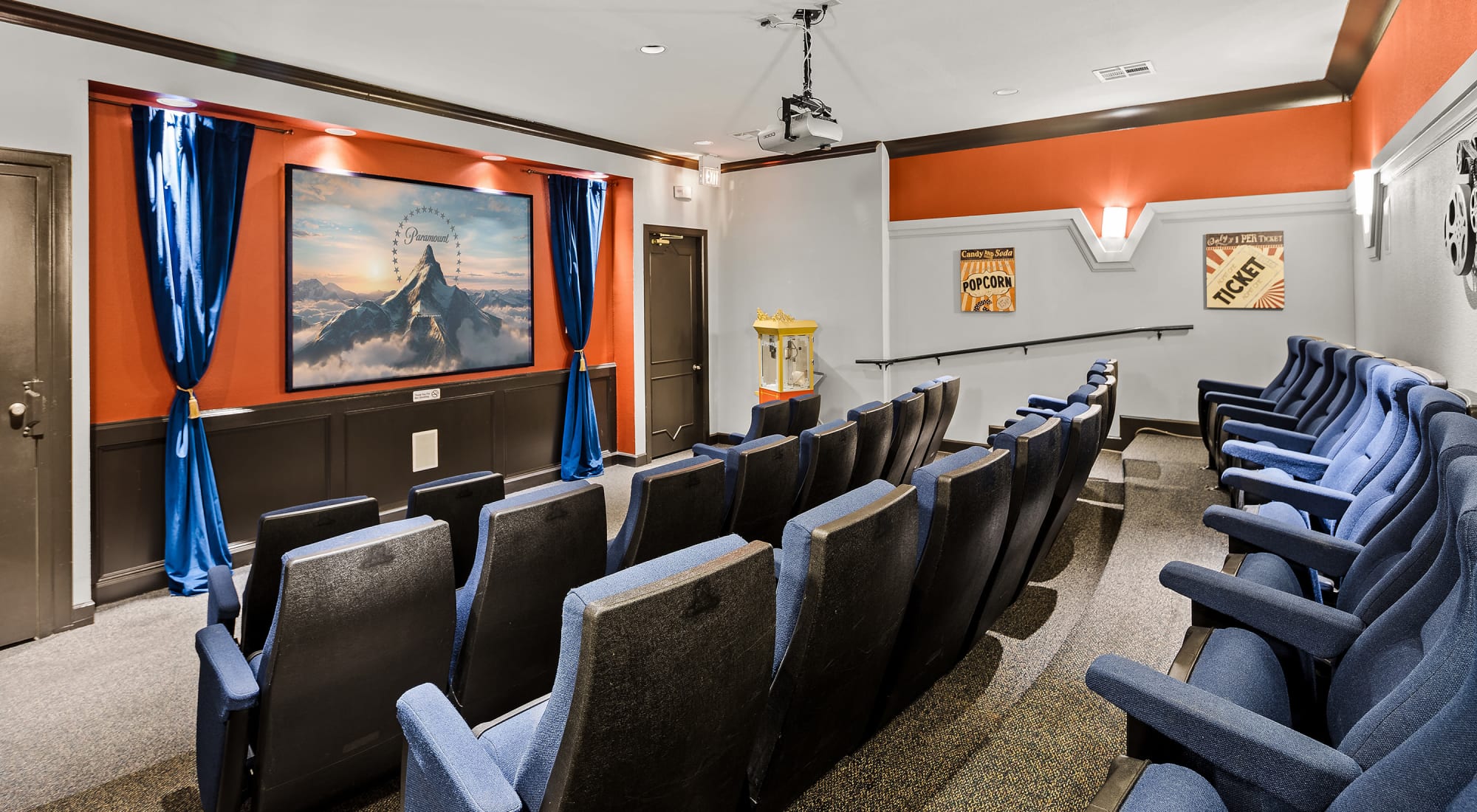 Resident Theater at The Lodge at Shavano Park