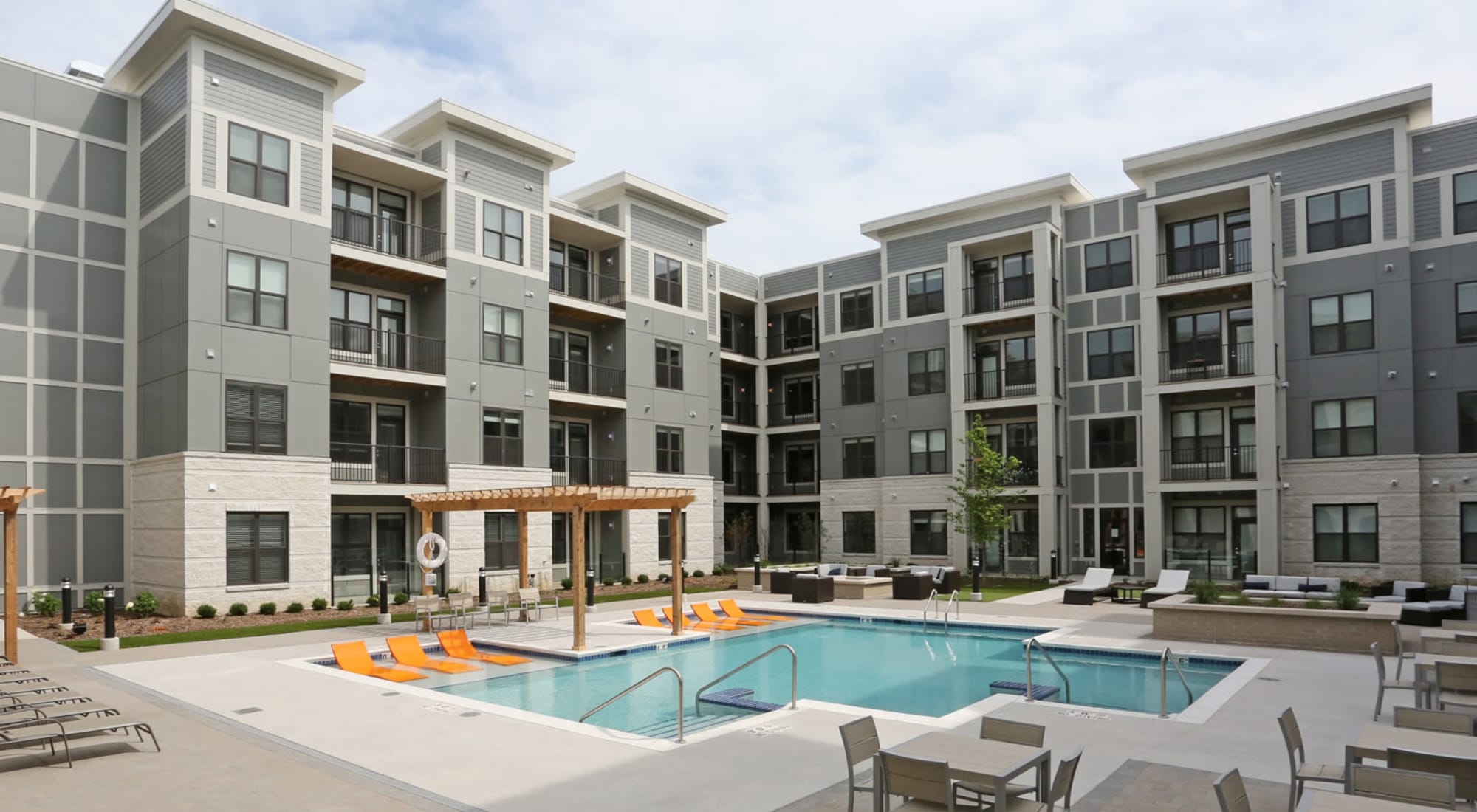 Apartments at Mayfair Reserve in Wauwatosa, Wisconsin