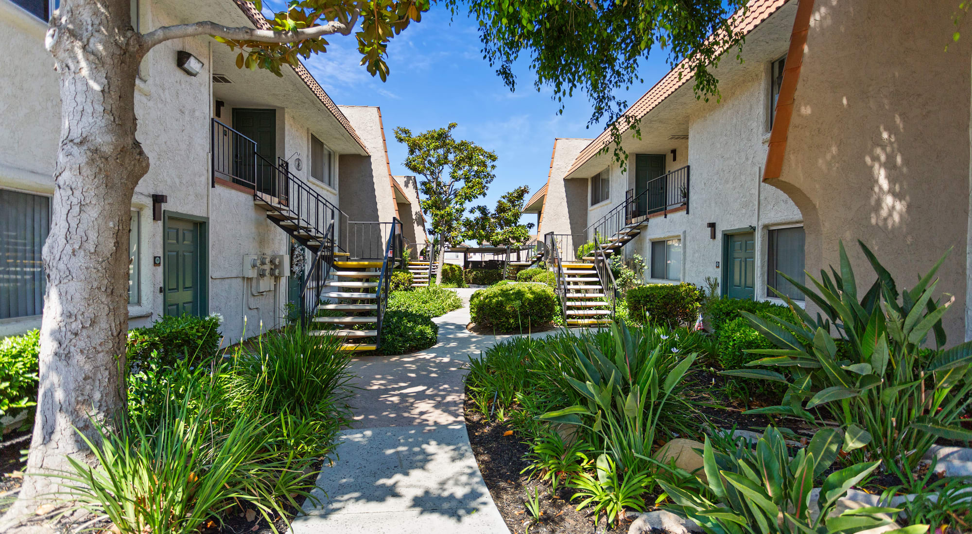 Apply to live at Terra Camarillo in Camarillo, California