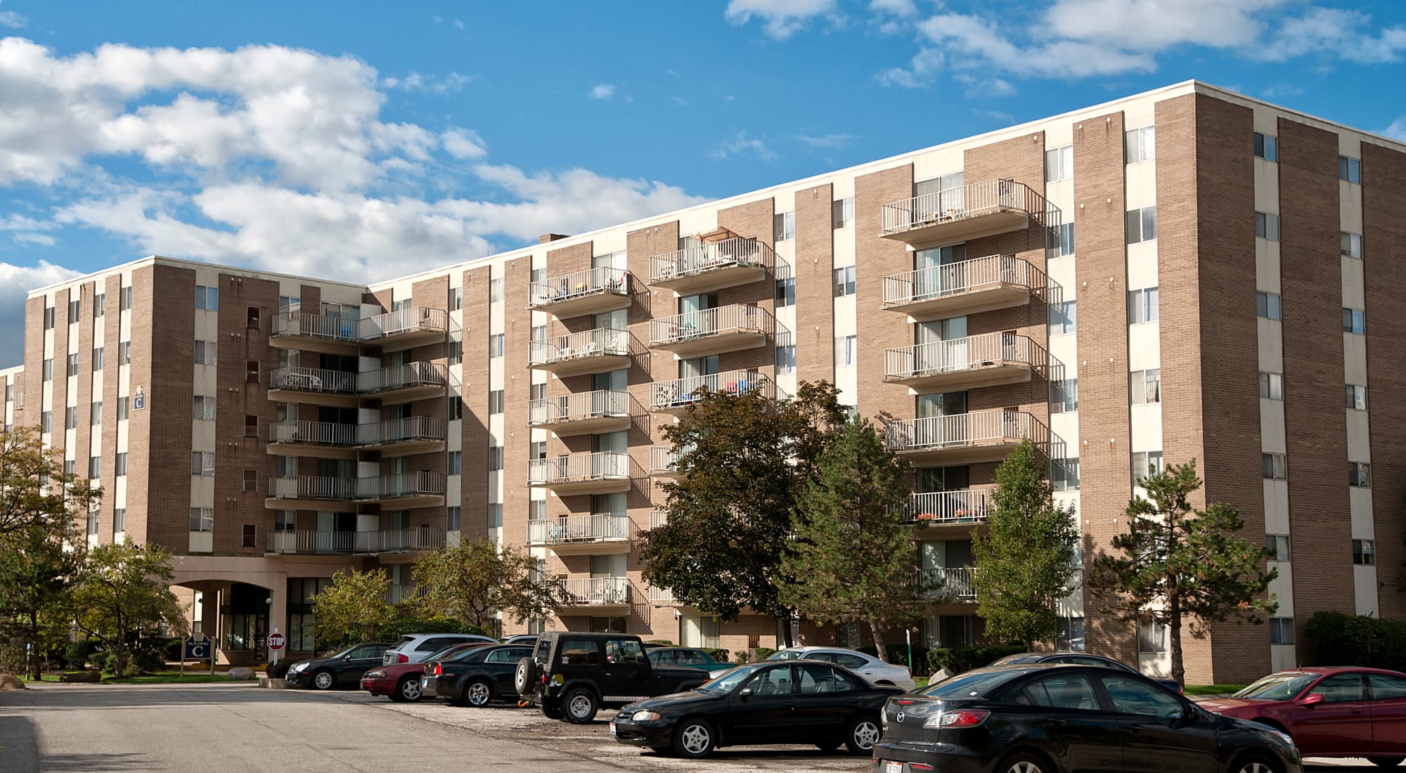 Schedule a Tour | Rockside Park Towers in Bedford Heights, Ohio