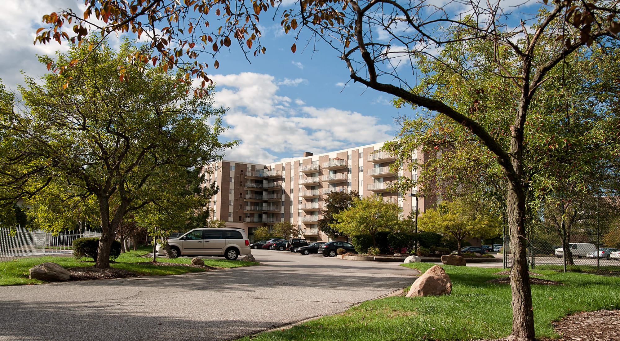 Photo Gallery | Rockside Park Towers in Bedford Heights, Ohio