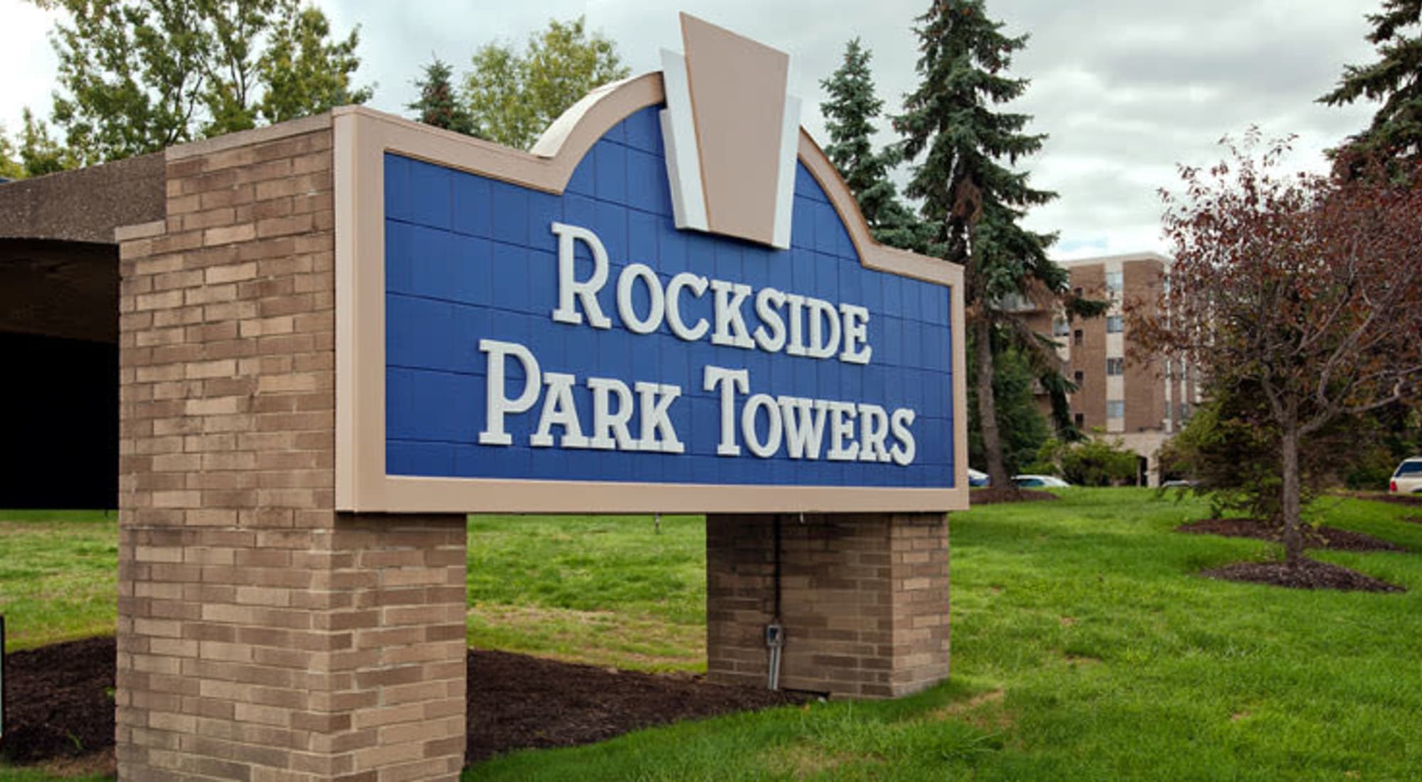 Neighborhood | Rockside Park Towers in Bedford Heights, Ohio