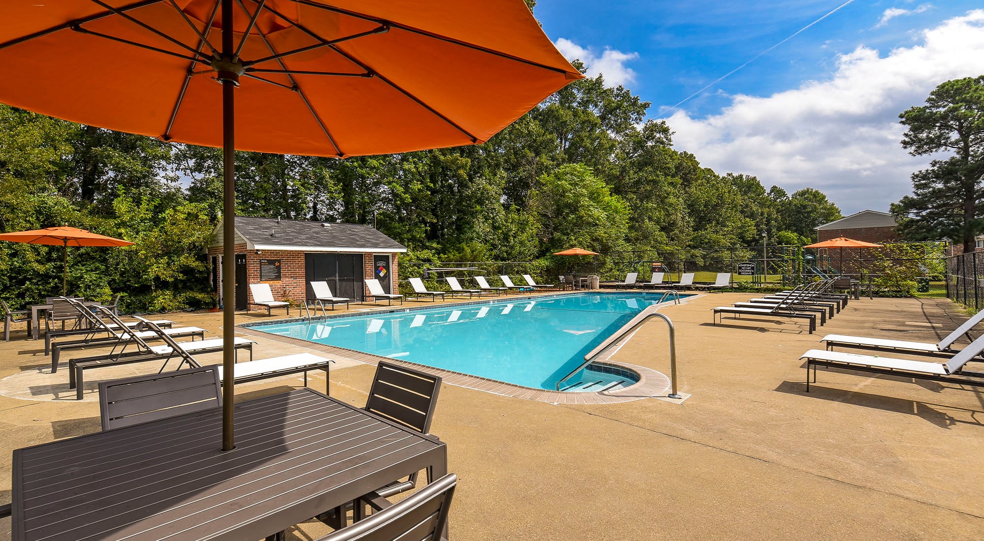 pool at James River Pointe in Richmond, Virginia