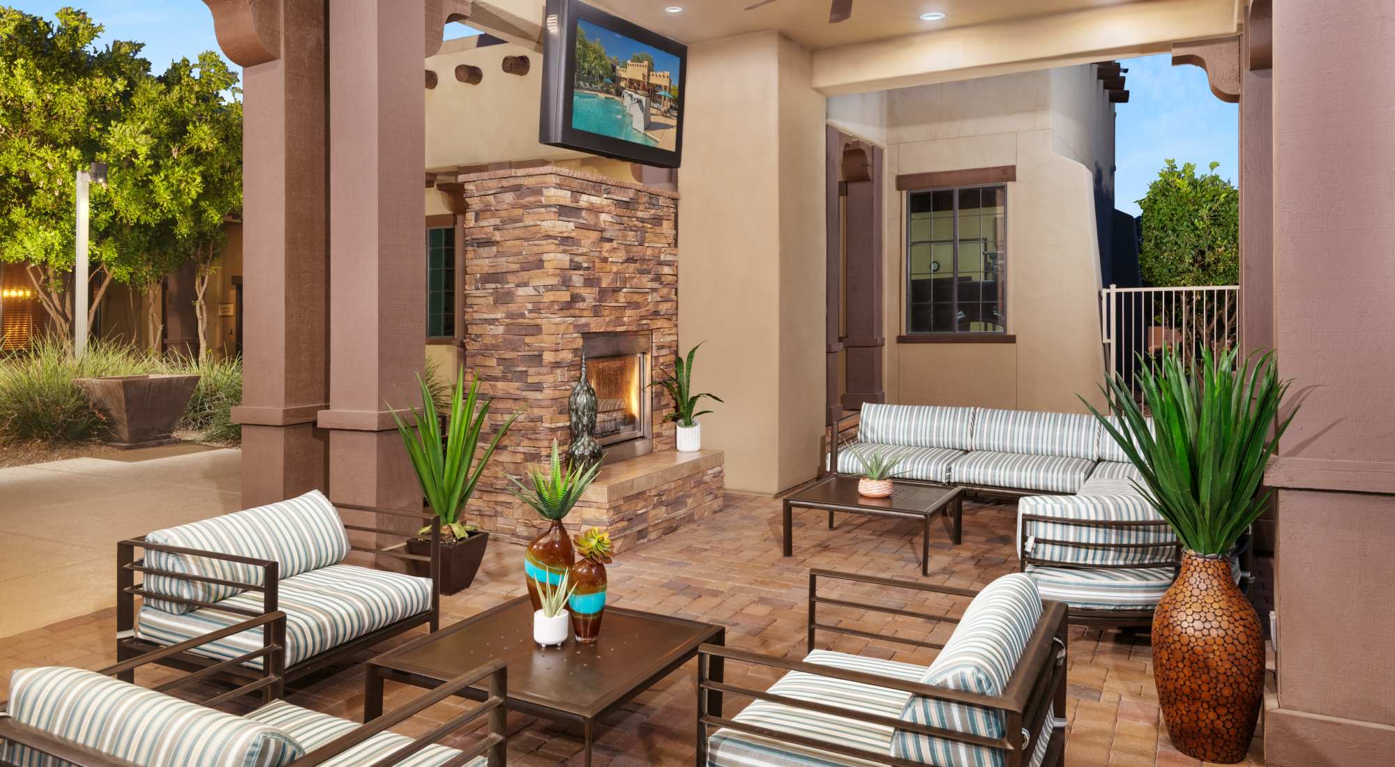 Pavilion and Picnic Tables, Gas BBQs at Las Colinas at Black Canyon