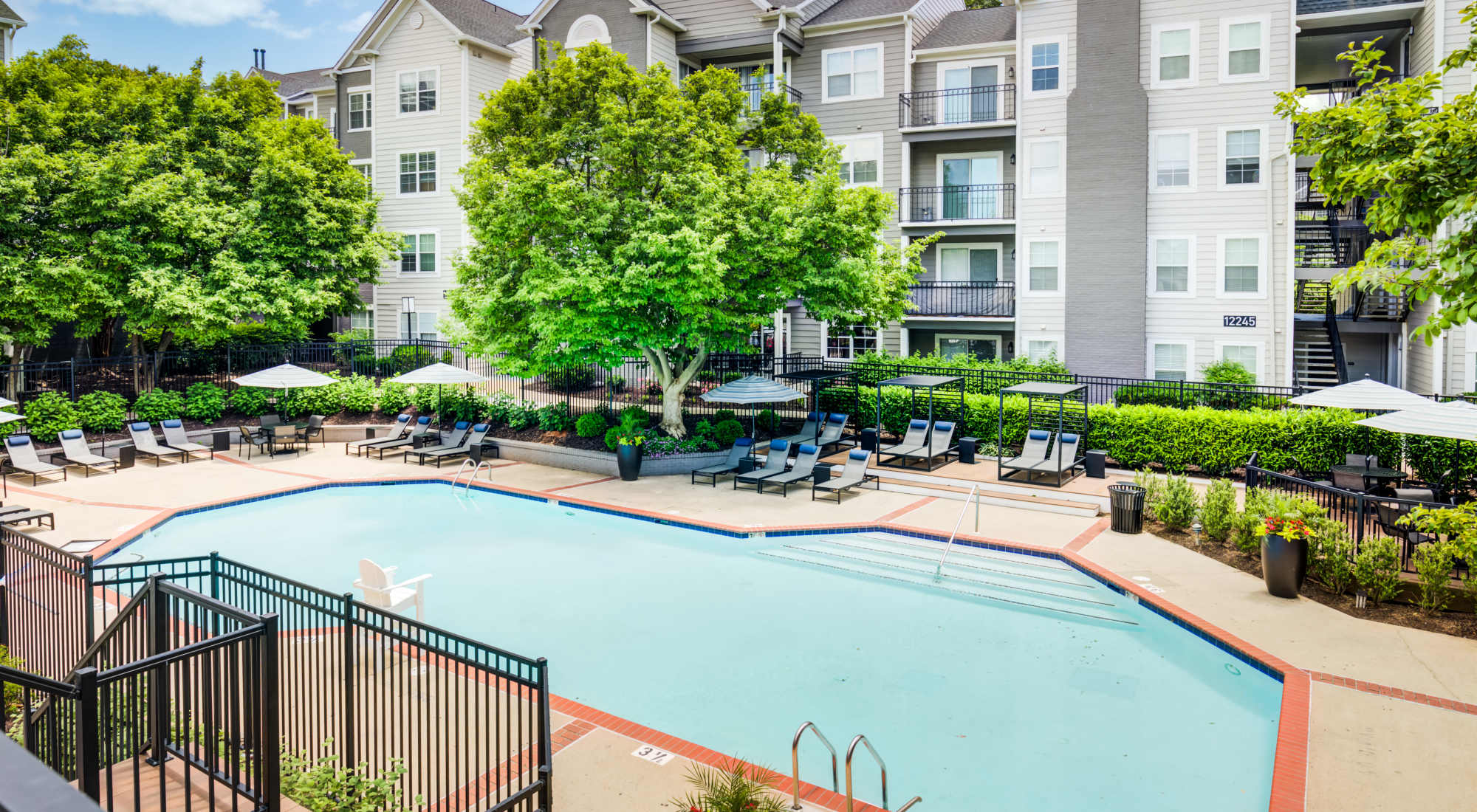 Amenities at Knoll at Fair Oaks in Fairfax, Virginia