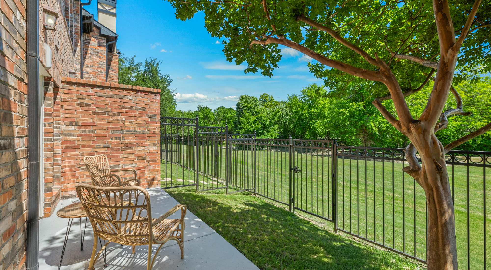 Enclosed yard at Villas at Parkside