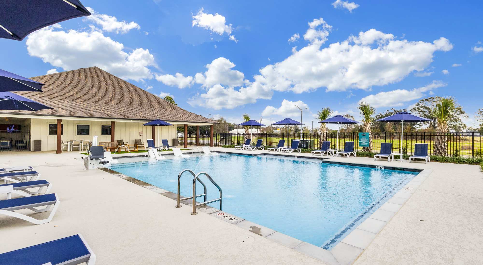 Photo Gallery | Cottages at Creekview in Lafayette, Louisiana