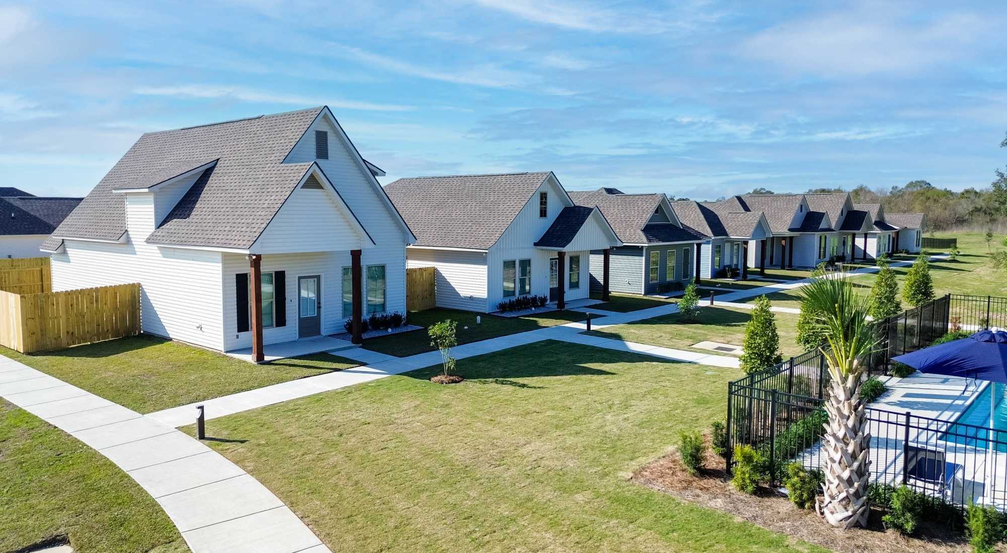 Neighborhood | Cottages at Creekview in Lafayette, Louisiana