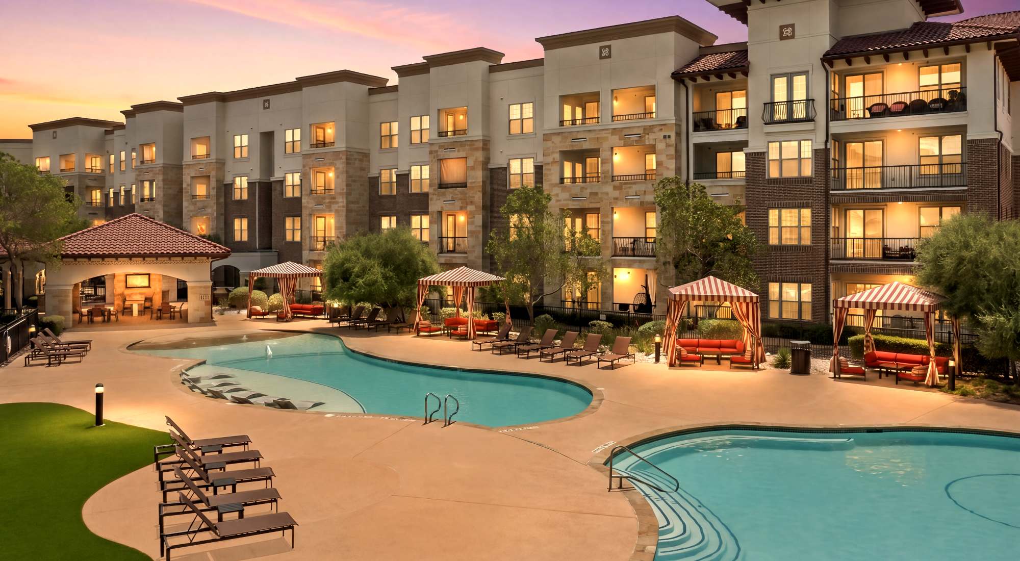 View of entire pool area at Villas at the Rim in San Antonio, Texas