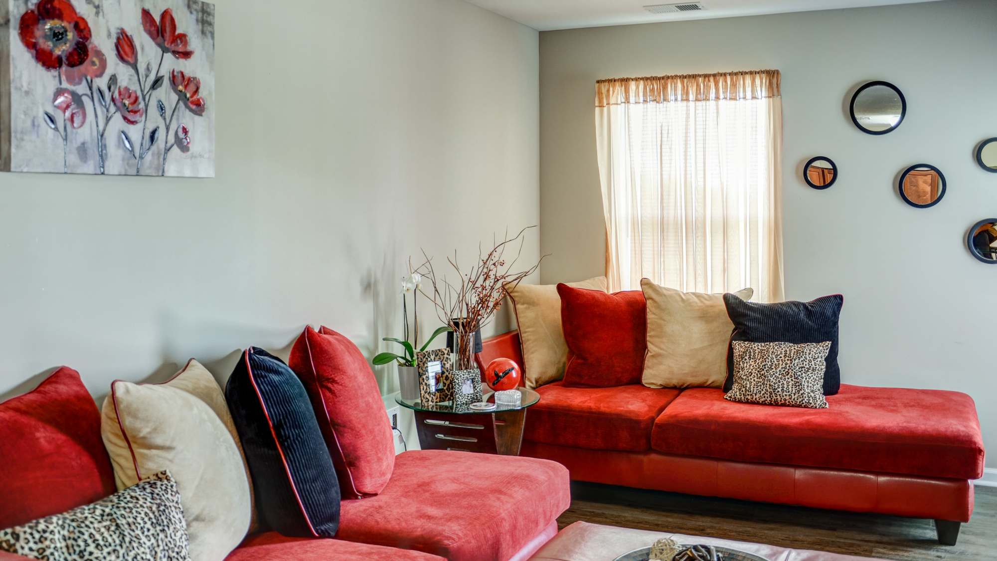 Living room with a comfortable couch at The Banks At Berkley in Norfolk, Virginia