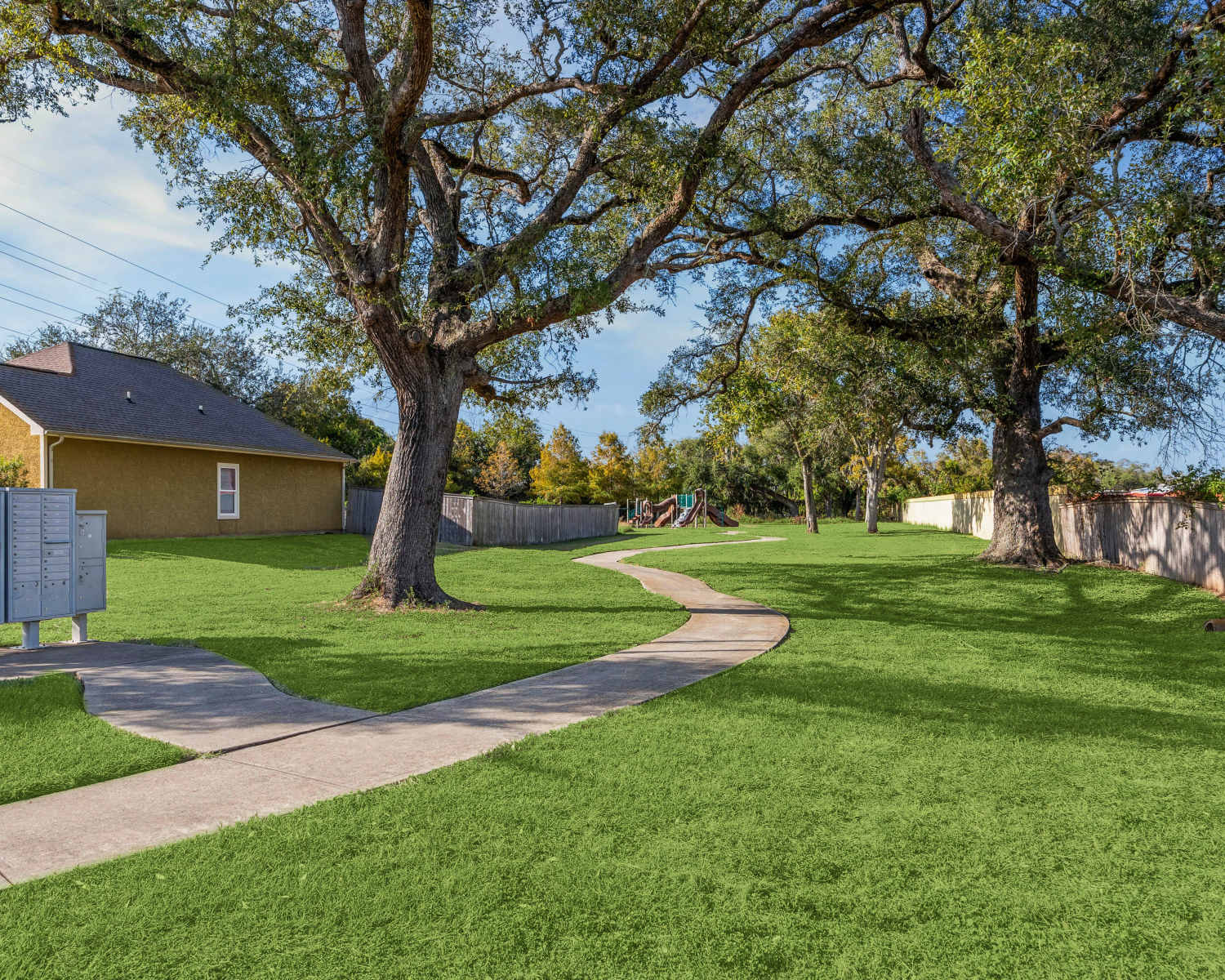 Lush greenery at Costa Verde in Clute, Texas